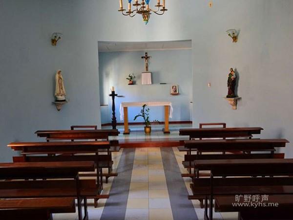 死亡女婴在医院教堂复活.jpg